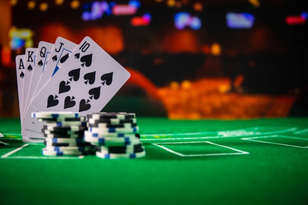 bettogel asia Daily Bonus notification on mobile phone showing claim button